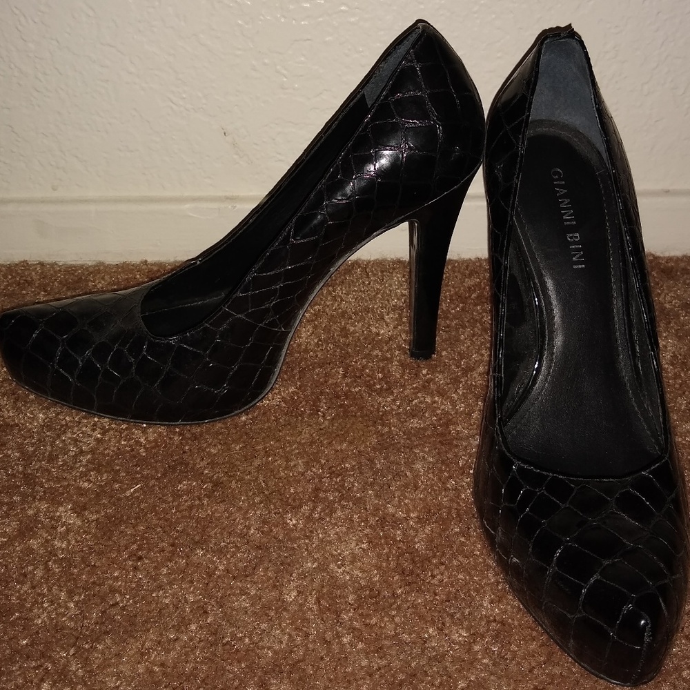 Gianni Bini size 8 platforms